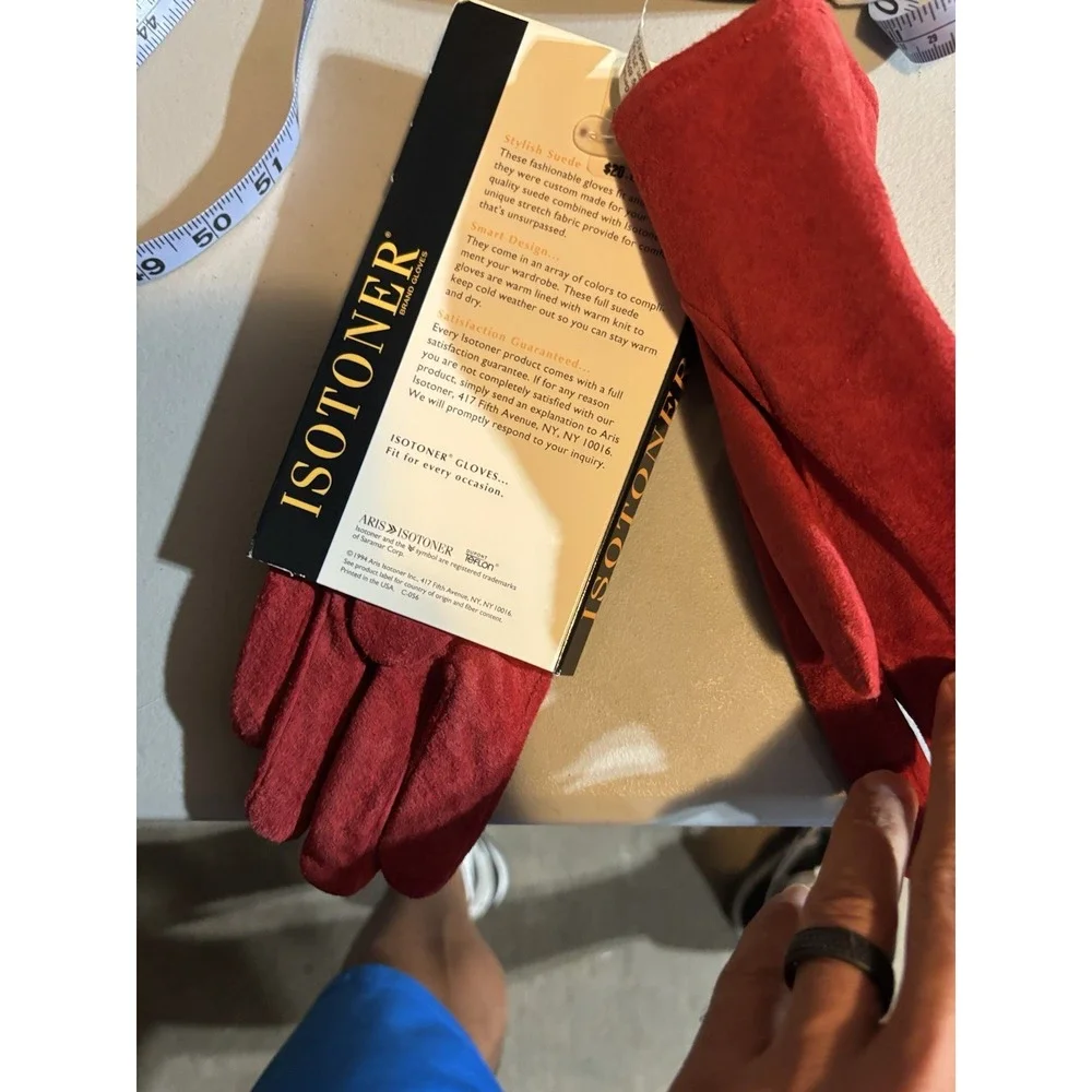 Vintage Isotoner Warm Lined Classic‎ Suede Gloves Size S/M Red  Ladies NWT